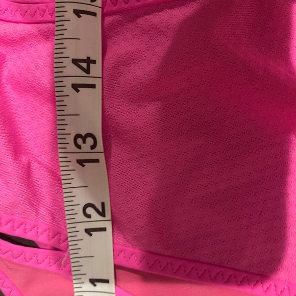 Pink Lululemon tank top. Size 4 - Picture 6 of 6